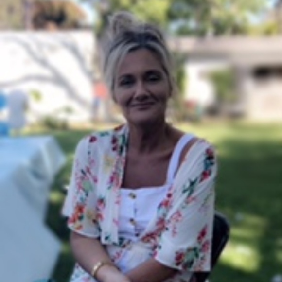 Meet your Posher, Michelle - Picture 1 of 1